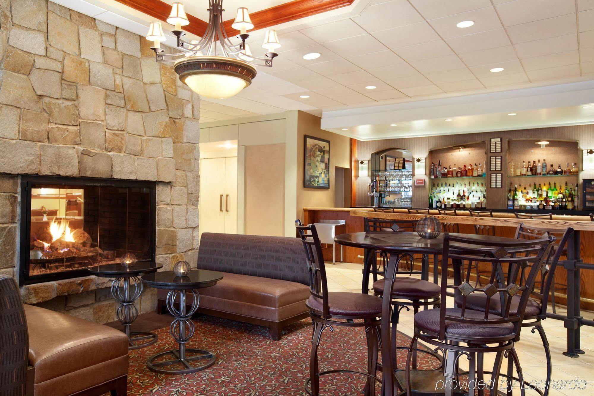 Doubletree By Hilton Hotel Boston - Bedford Glen Extérieur photo