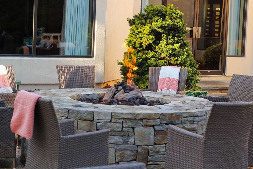 Doubletree By Hilton Hotel Boston - Bedford Glen Extérieur photo